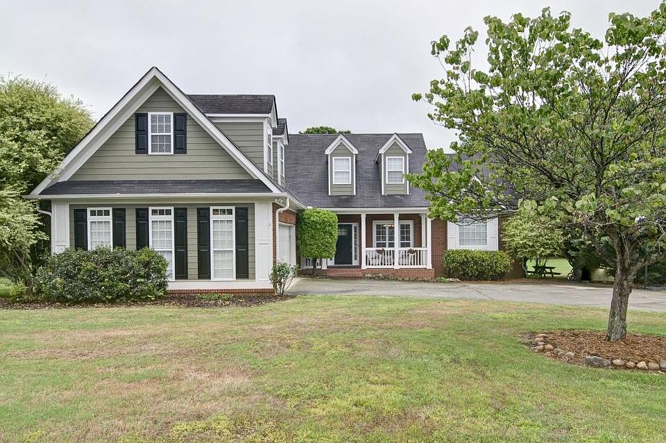 1st image of 21 Berkshire Dr