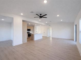 2812 23rd St SW, Lehigh Acres, FL 33976