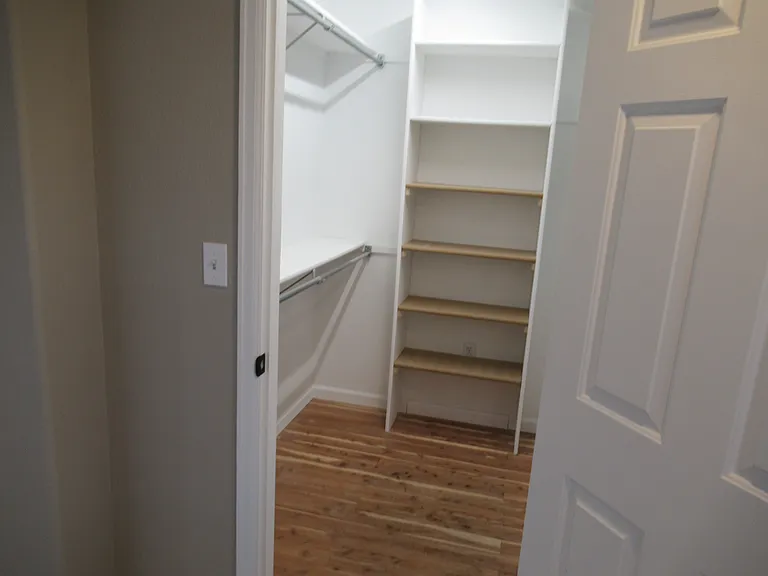 5859 S Curtice St — Photo 16