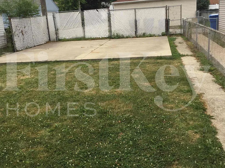 8044 S Maplewood Ave — Photo 20