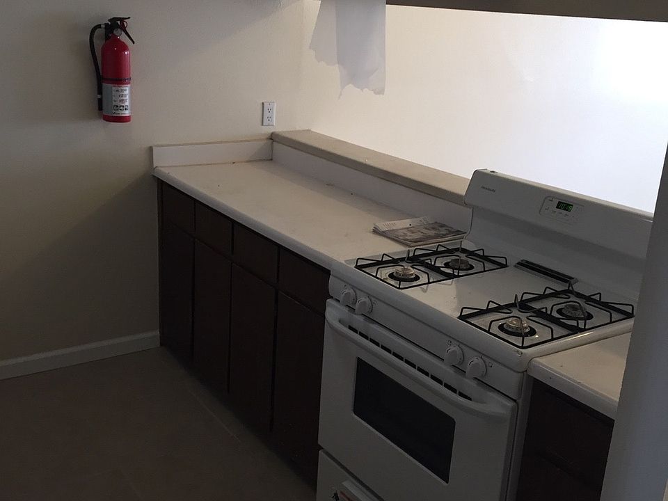 2nd image of 900 Los Reyes Ct