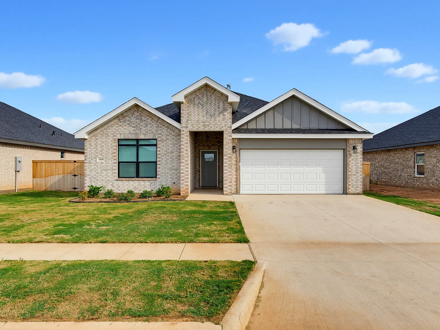 4 bed, 1700 sqft, $5,500 — Photo 2