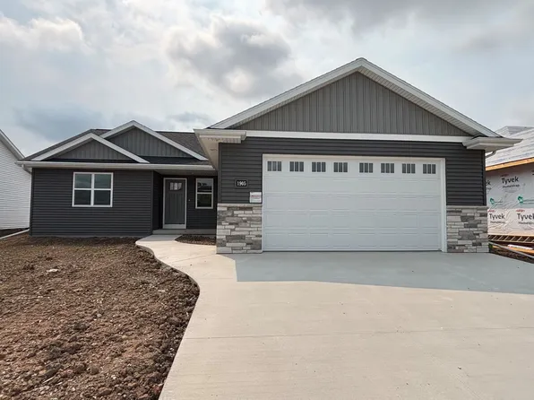 1905 E Golden Gate Dr, Appleton, WI 54913