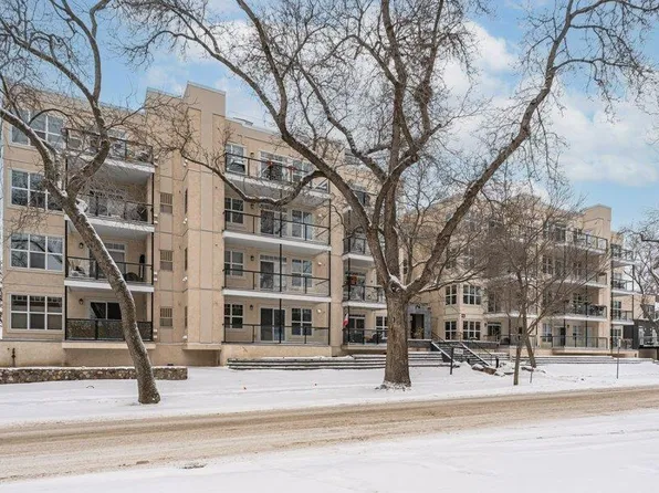 9828 112th St NW #211, Edmonton, AB T5K 1L4