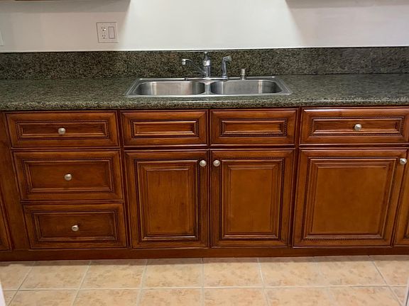 3rd image of 4302 Elm Ave #3
