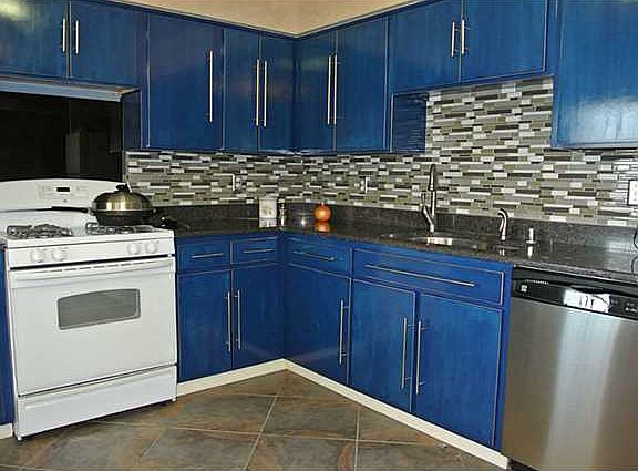 5th image of 932 Saint Catherine Dr