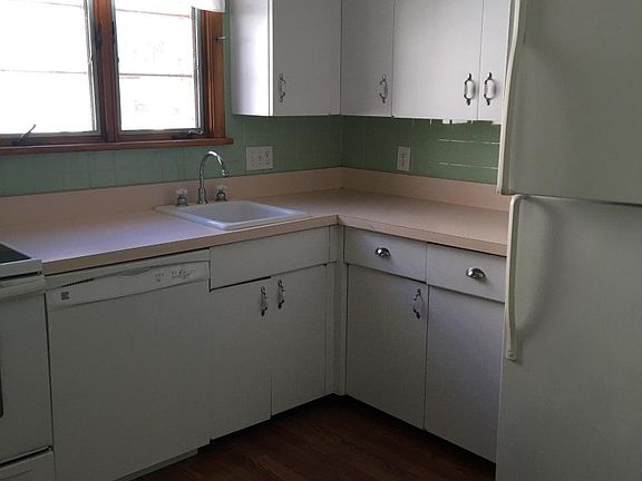 5th image of 347 W Washington Ave