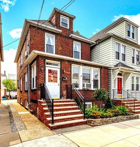 8212 2nd Ave, North Bergen, NJ, 07047