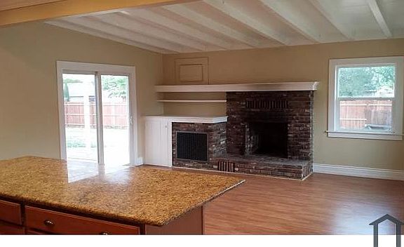 4th image of 26759 Columbia St