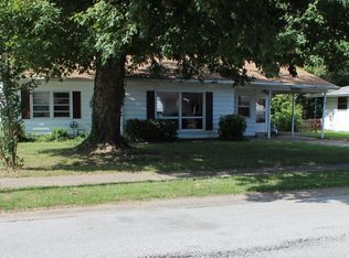 604 E Cindy St, Carbondale, IL 62901