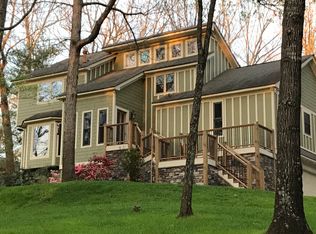 595 Lakeshore Dr, Berkeley Lake, GA 30096