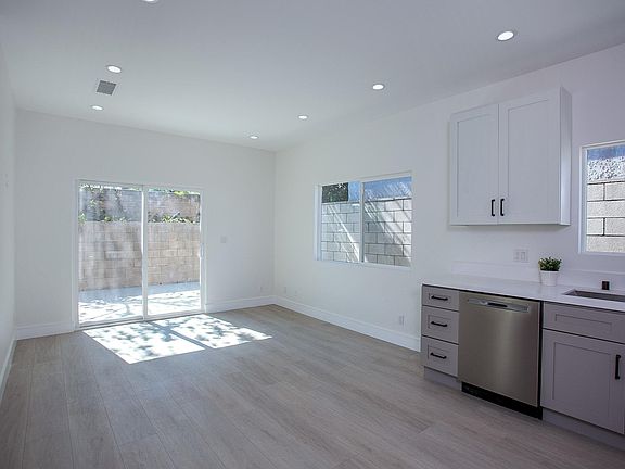 3rd image of 1405 N Sierra Bonita Ave