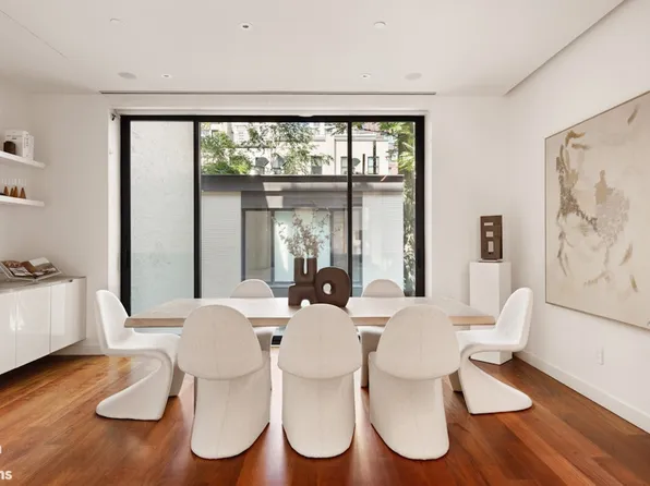 251 East 61st Street image 13 of 35