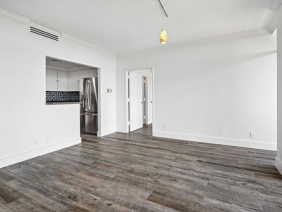 Adaptable Living/Dining Room Configuration!
