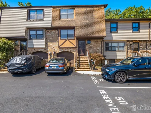 703 Merrywood Dr, Edison, NJ 08817