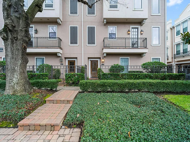 3302 Audley St #112 — Photo 4