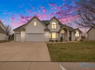 5828 Bear Creek Dr, Sylvania, OH 43560