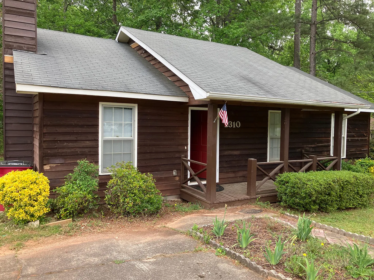 3 bed, 1.5 bath, 1120 sqft, $1,575 — Photo 1