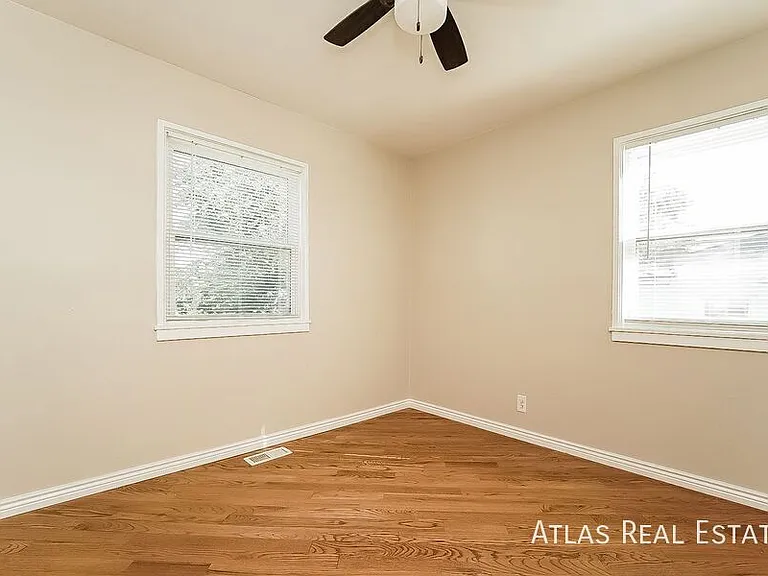 8900 Poze Blvd — Photo 13