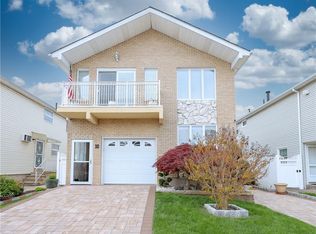 10 Mendelsohn St, Staten Island, NY 10305