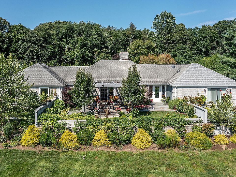 74 Strathmore Rd, Middlebury, CT 06762 MLS 24006528 Zillow