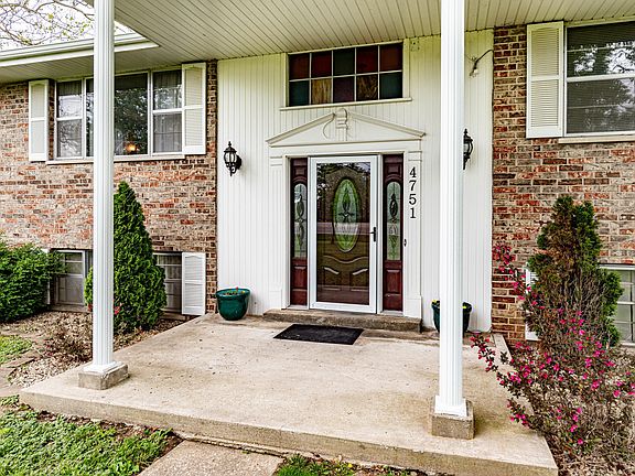 2nd image of 4751 Henwick Ln