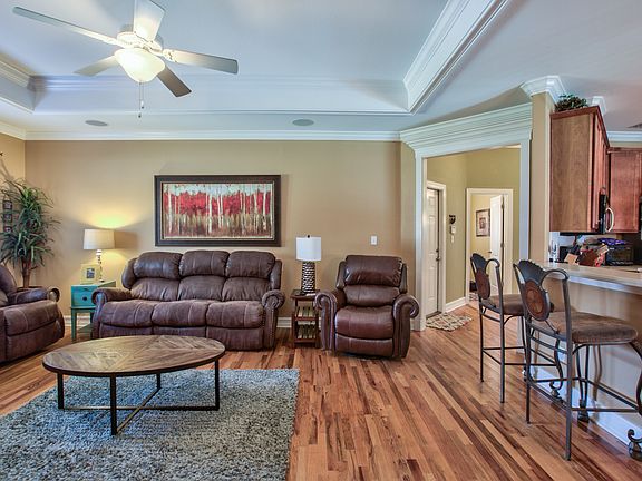 5th image of 2126 Montebello Ct