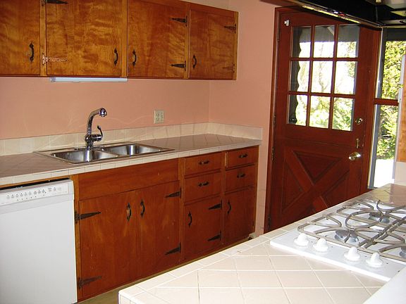 Newer appliances & Dutch Door