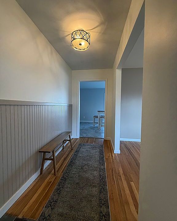 1st image of 100 E Lincoln St