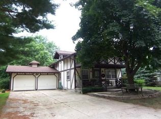 453 W Leeson St, Spring Green, WI 53588