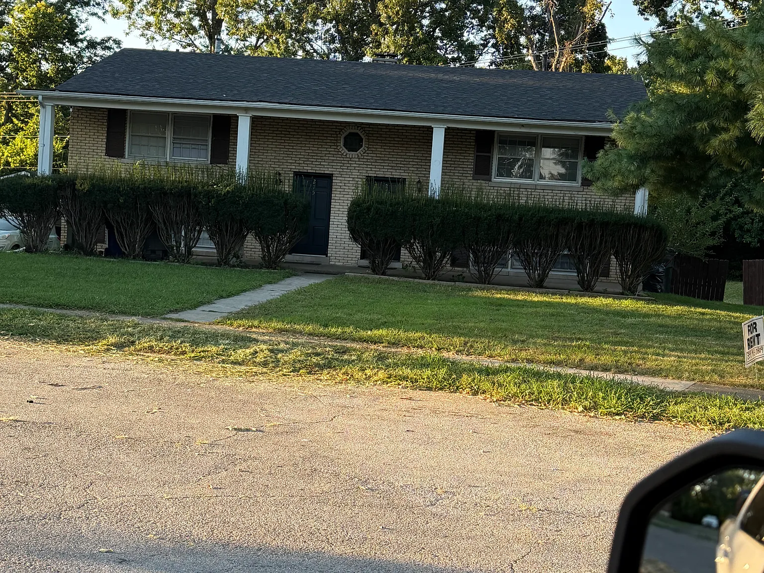 3 bed, 1.5 bath, 1584 sqft, $1,800 — Photo 1