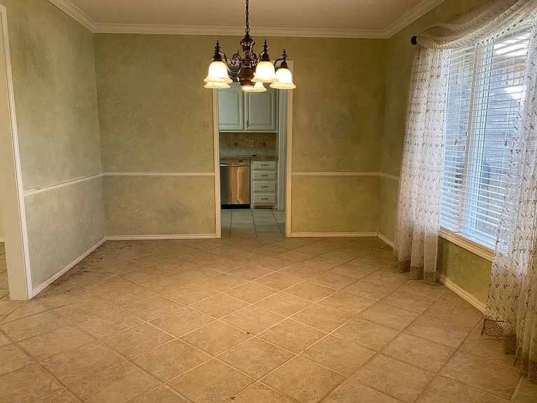 7712 Grover Ave — Photo 20