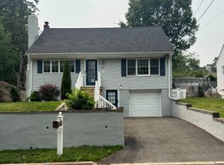 37 Brookdale Rd, Wayne, NJ 07470