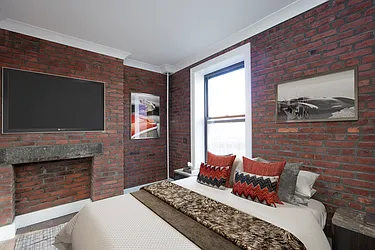 Rented by R New York