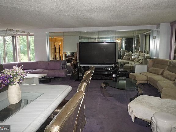 4th image of 1001 City Ave Unit Ee822