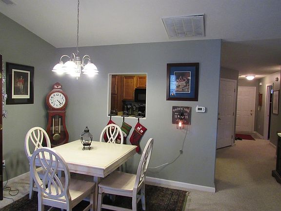 3rd image of 209 Charleston Ct
