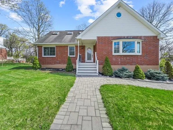 4 Allen Place, New Windsor, NY 12553