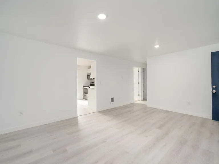 Melody Apartments — Photo 11