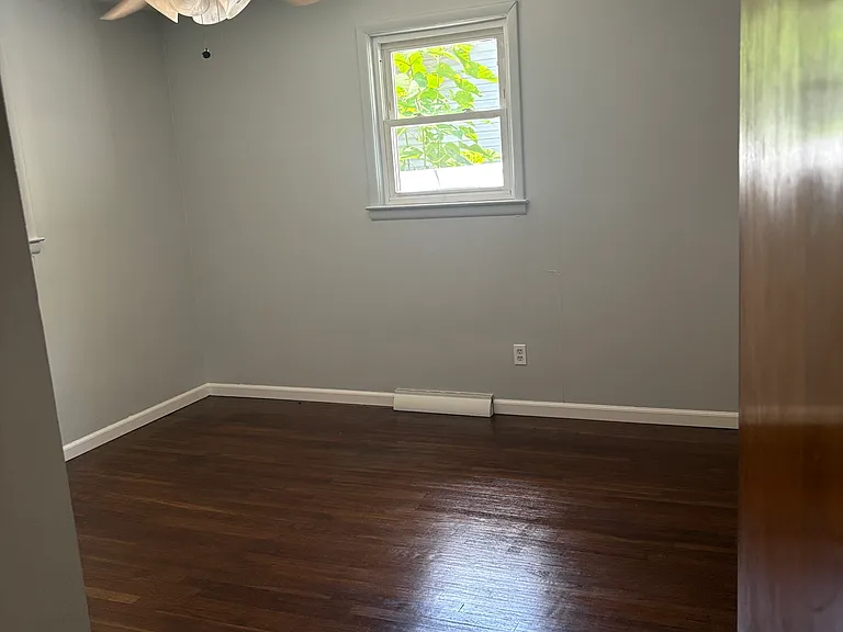 2420 W South St — Photo 12