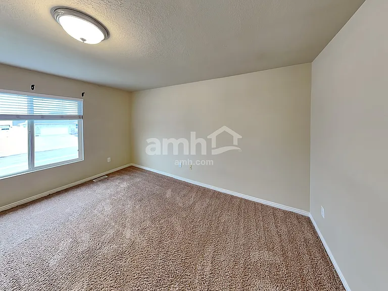 5252 S 4300 W — Photo 6