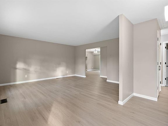 4th image of 4414 Remus Dr