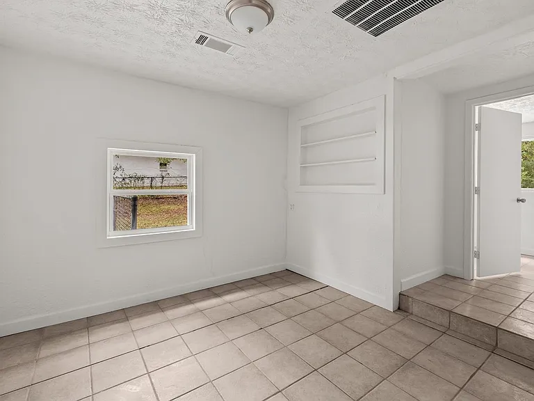 253 John Morris Ave — Photo 3