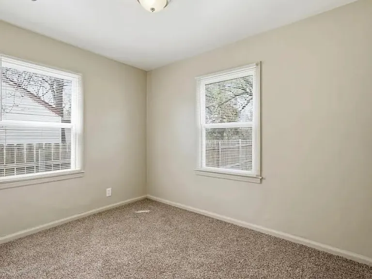 196 Luther Ave — Photo 10