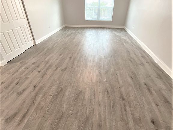 3rd image of 150 41st Ave N #410