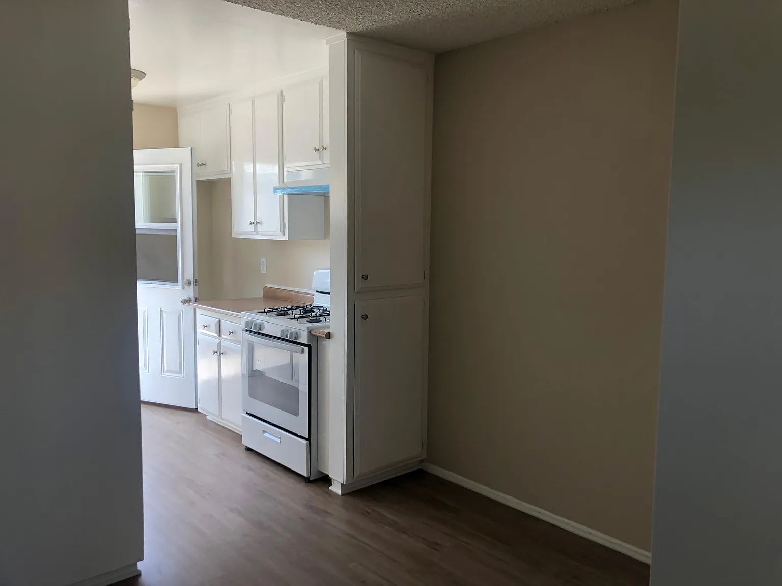 377 W Wilson St — Photo 4
