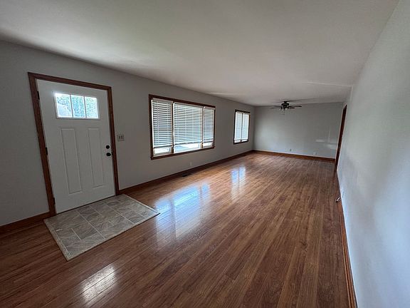 5th image of 1640 Farmer Ave
