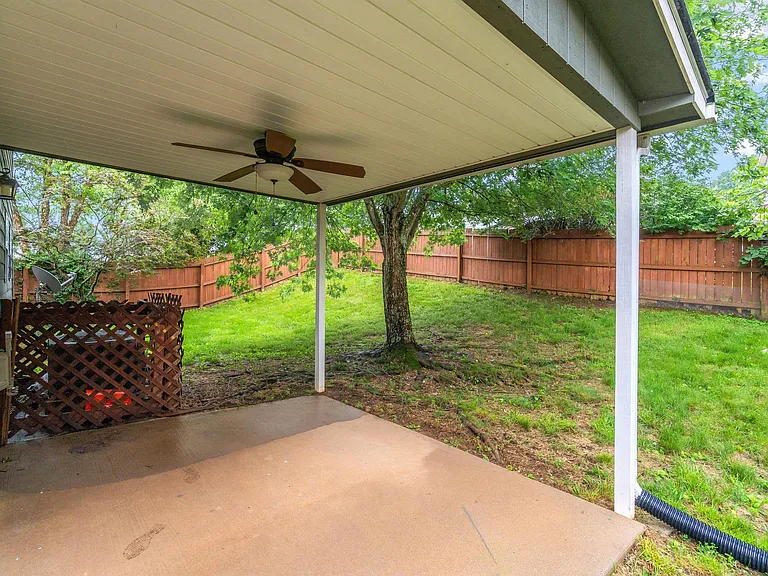 2376 Wadsworth Dr — Photo 27