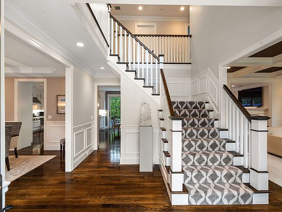 2nd image of 25 Arch St