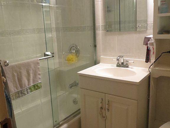 4th image of 20910 41st Ave APT 5A