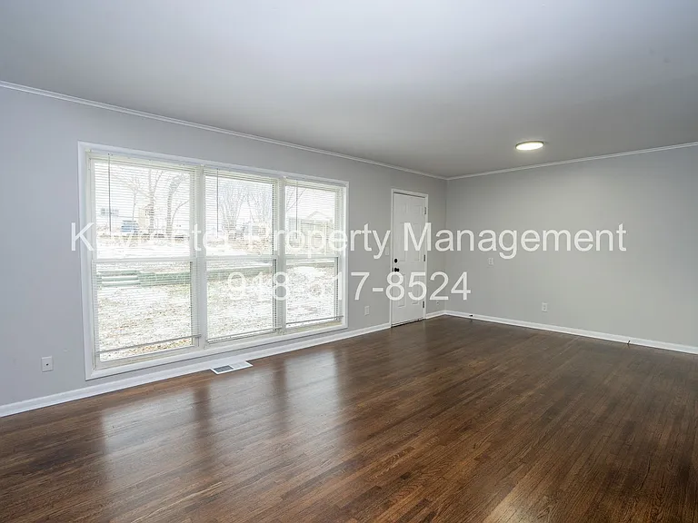 5704 E 30th Pl — Photo 10